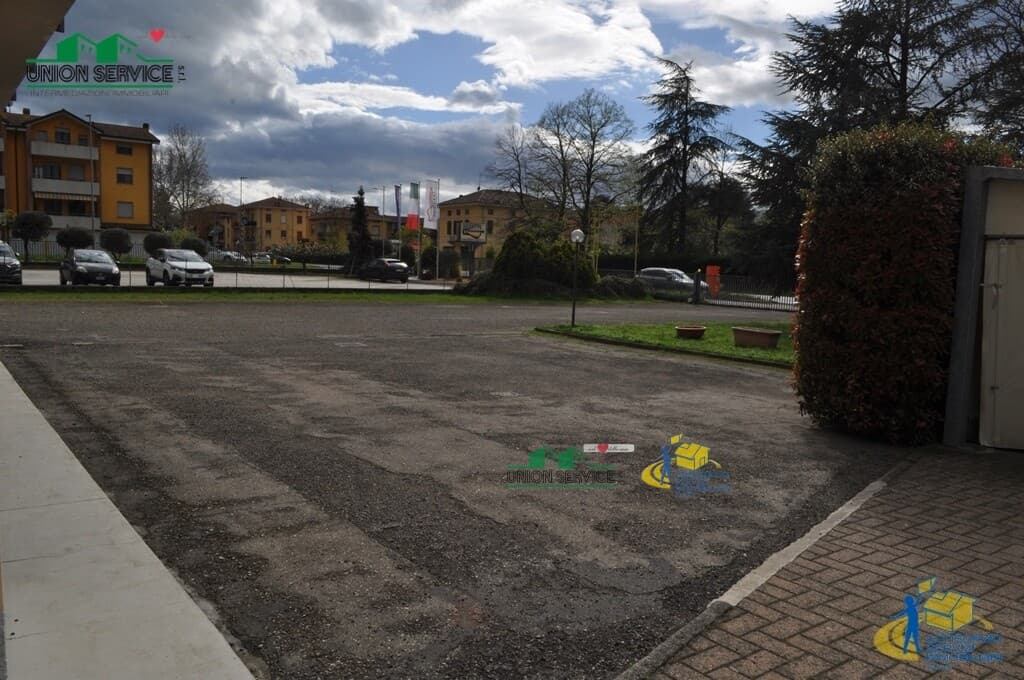 Capannone con unità abitativa a e ampio cortile · Sala Baganza · Rif. 1120 · foto 8
