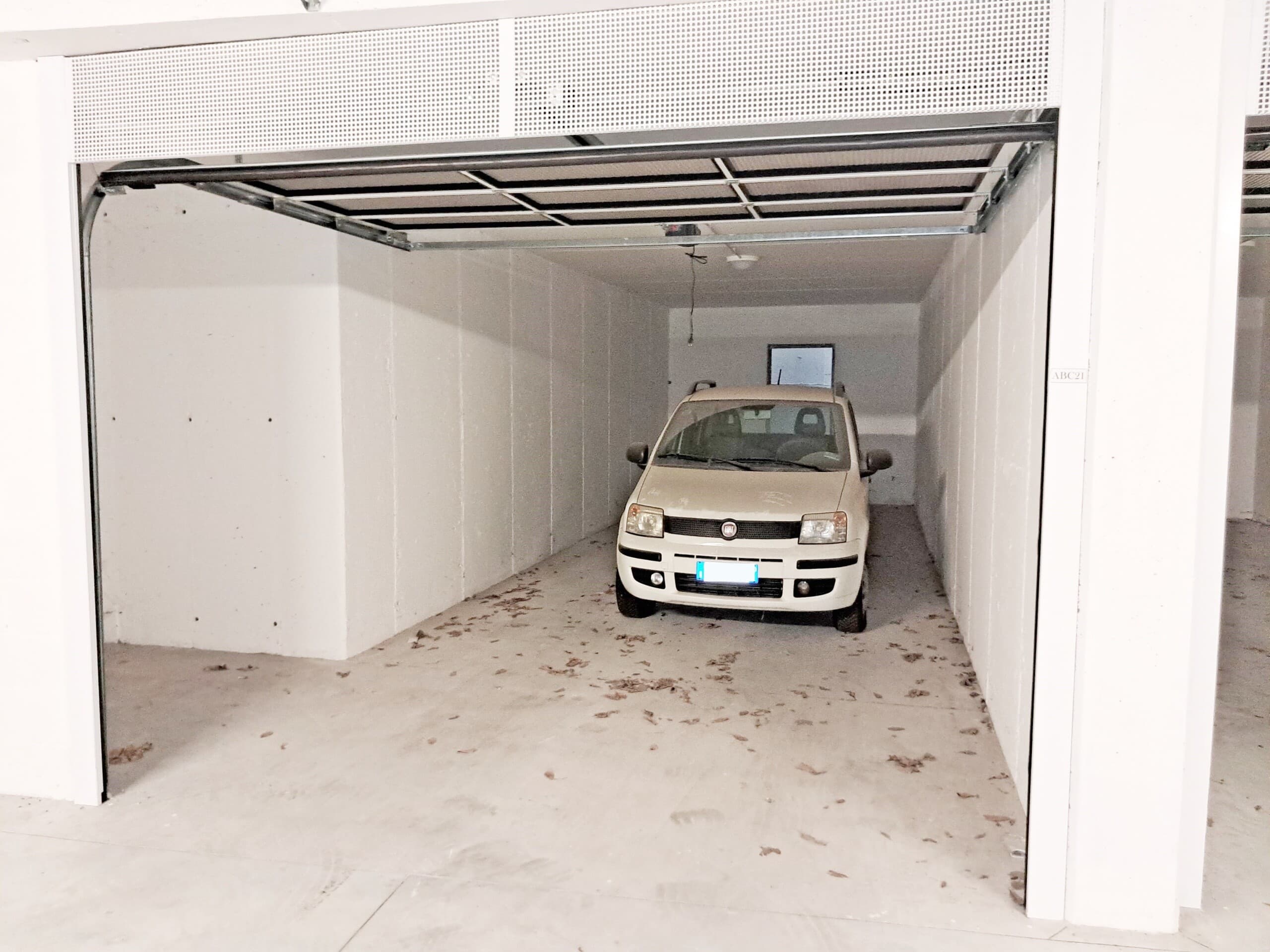Garage · Parma · Rif. 247 · foto 8