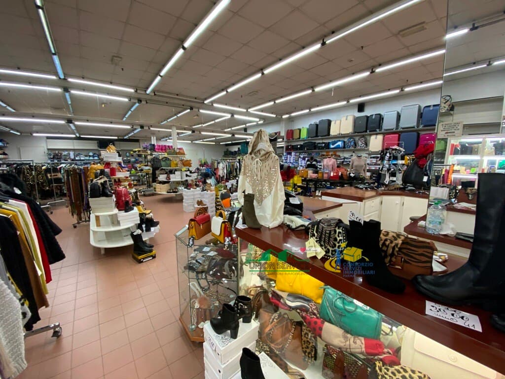 Negozio Centro Commerciale · Collecchio · Rif. 832 · foto 4