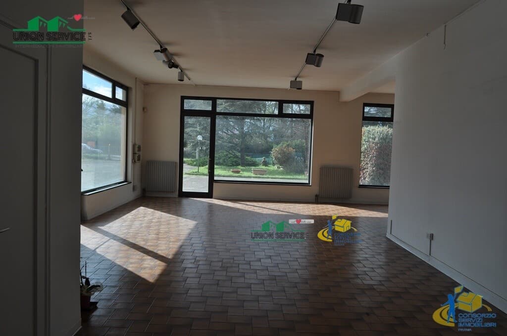 Capannone con unità abitativa a e ampio cortile · Sala Baganza · Rif. 1120 · foto 17